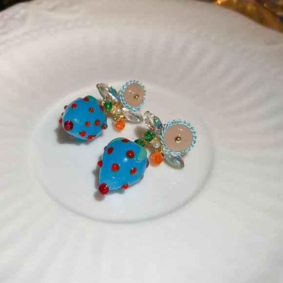 NEW Kamari Blue Glass Strawberry Fruit Drop Earrings Lampwork Beaded - Picture 4 of 4
